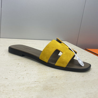 HM 26ss  Oran Sandals Brown Yellow Suede Cowhide 607209