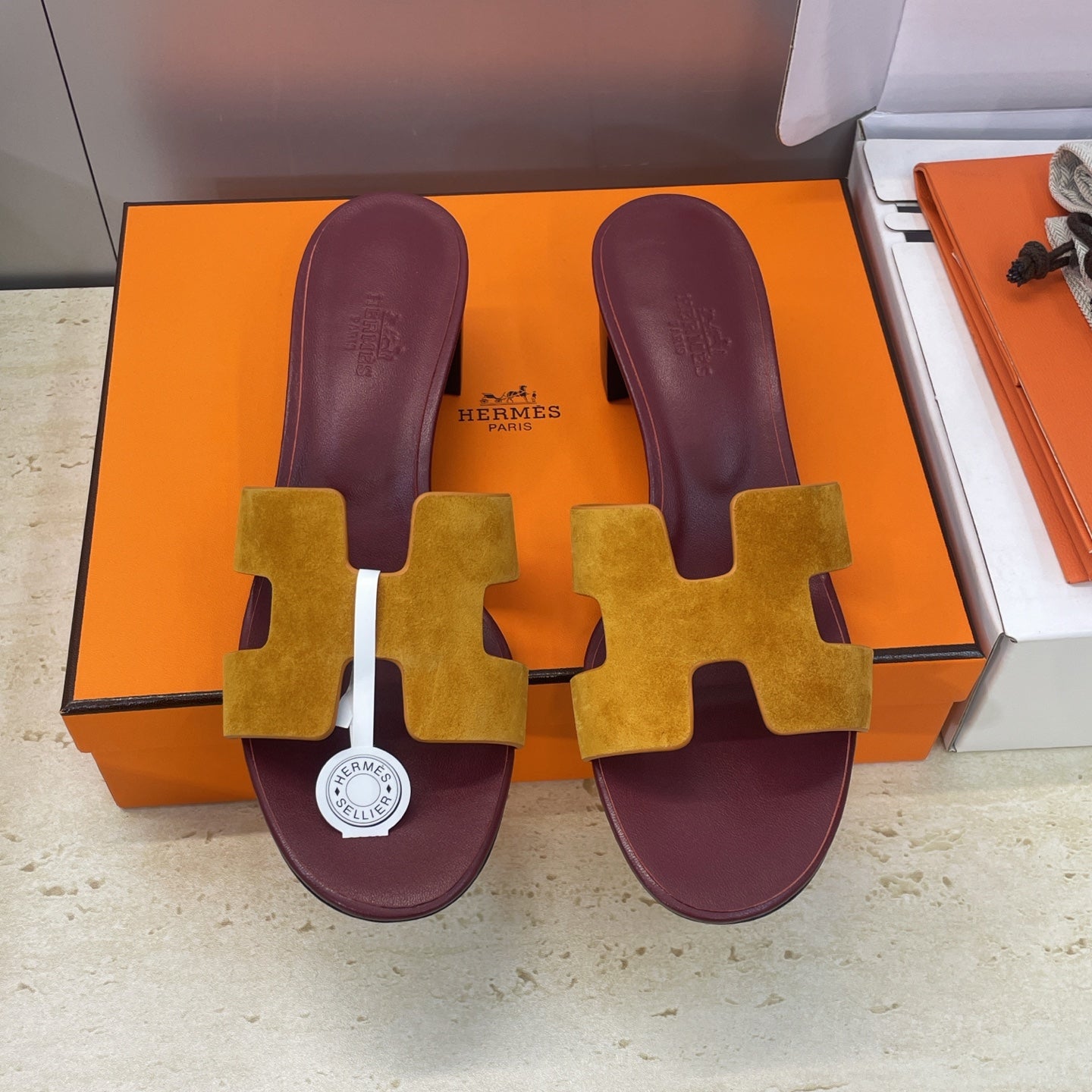 HM 26ss  Oran Sandals 45 Burgundy Yellow Suede Cowhide 607215