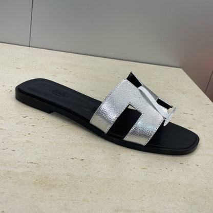 HM 26ss Oran Sandals Black Sliver Calfskin 607222
