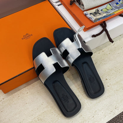 HM 26ss Oran Sandals Black Sliver Calfskin 607222
