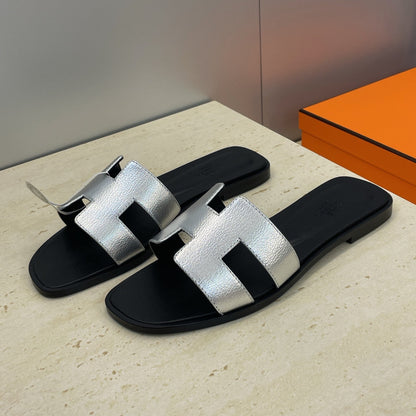 HM 26ss Oran Sandals Black Sliver Calfskin 607222