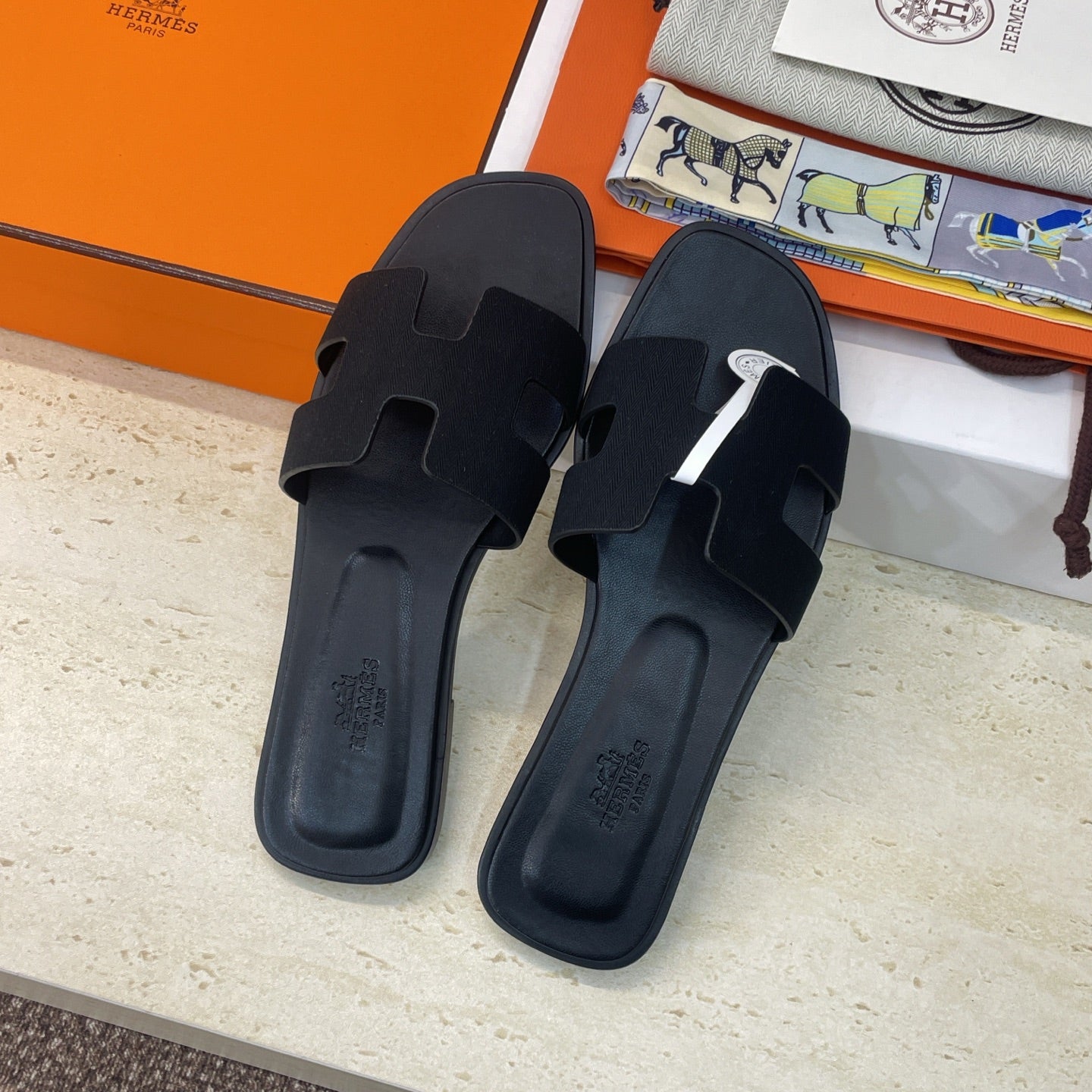HM 26ss Oran Sandals Black Calfskin 607237