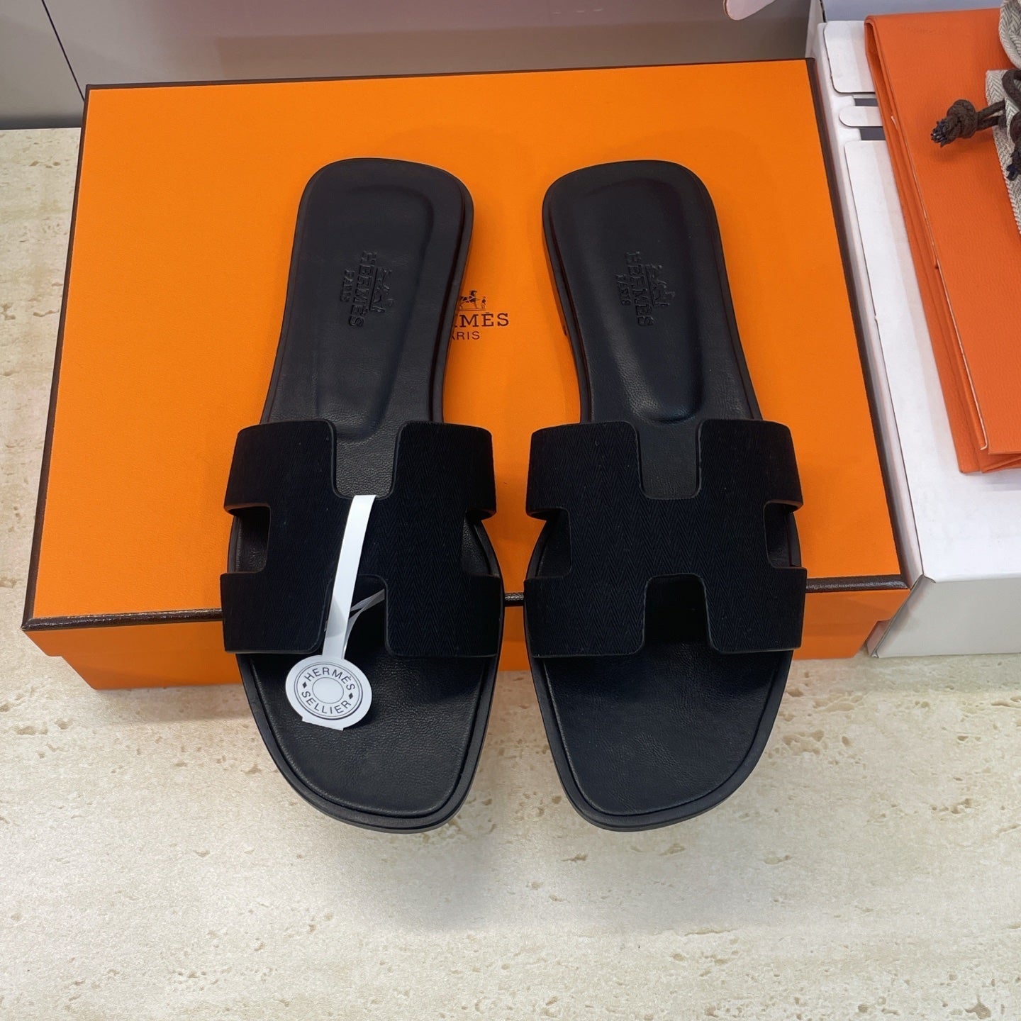 HM 26ss Oran Sandals Black Calfskin 607237