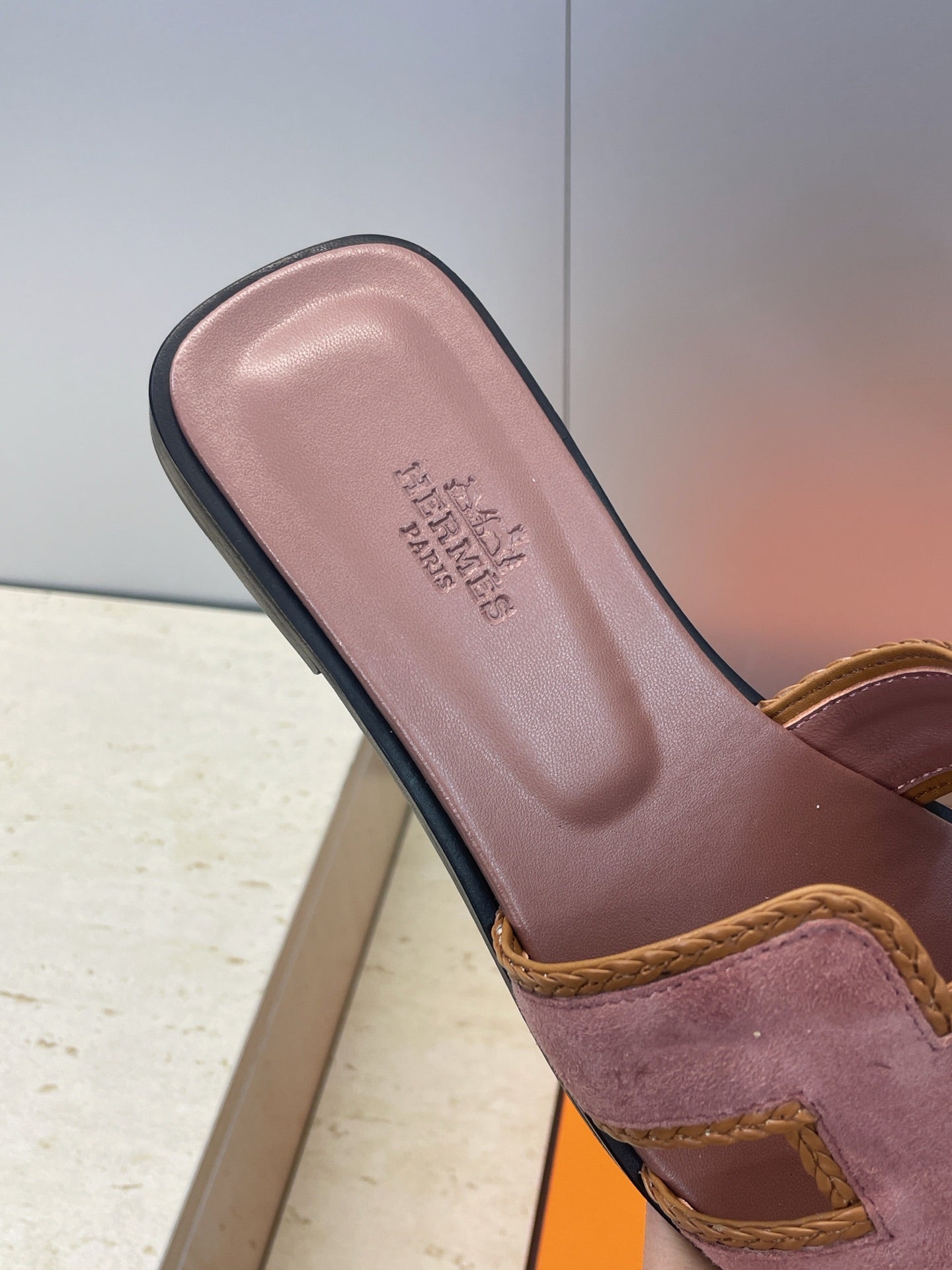 HM 26ss Oran Sandals Pinkish Brown Suede Calfskin 607251