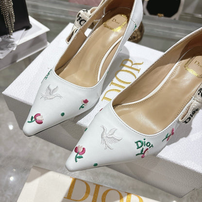 CD 26 High Heel Pump Flower 45 White Sheepskin Ribbon 679716