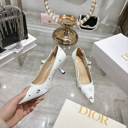 CD 26 High Heel Pump Flower 45 White Sheepskin Ribbon 679716