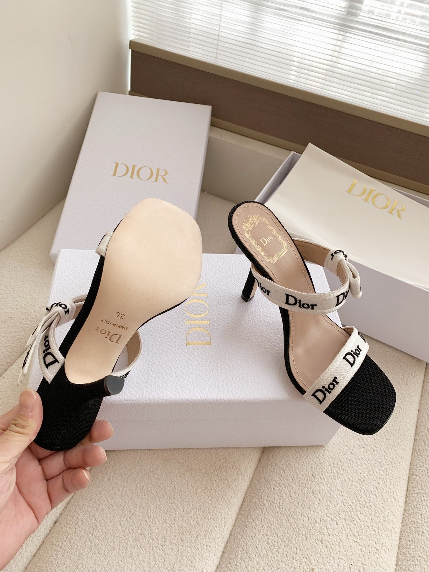 CD 26s High Heel Sandal 100 White Black Canvas Sheepskin  664180