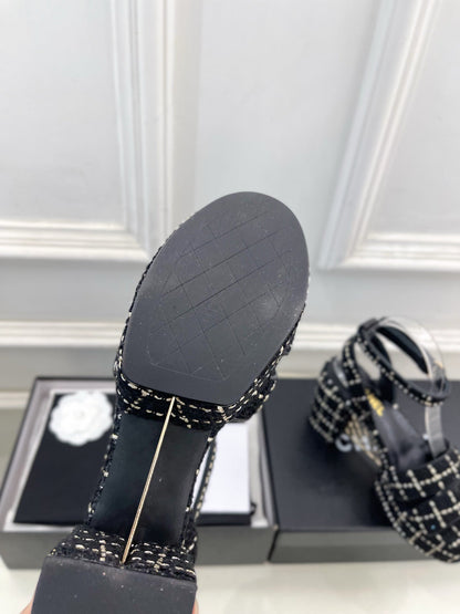 CC 26s HighHeeled Platform Sandals 85 Black Tweed 631863